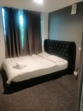 Mikayla Hotel